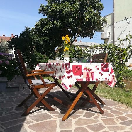 Apartments Mirela Novigrad Istria Exterior foto
