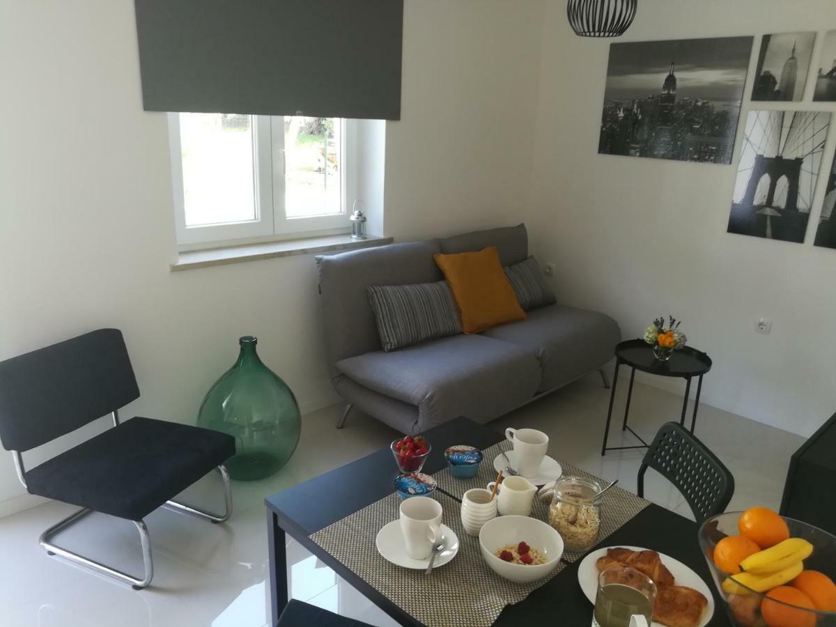 Apartments Mirela Novigrad Istria Exterior foto